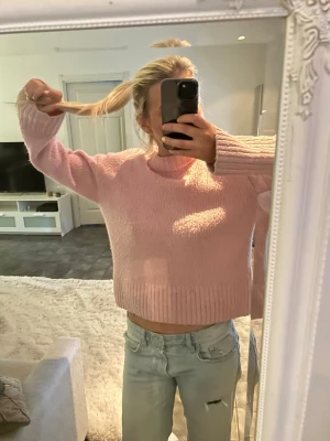 Stickad tröja Gina - Fin stickad tröja i lite tjockare material. 
