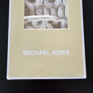 Michael kors strumpor S/M - Perfekta strumpor i storlek S/M, aldrig kommit till användning. 