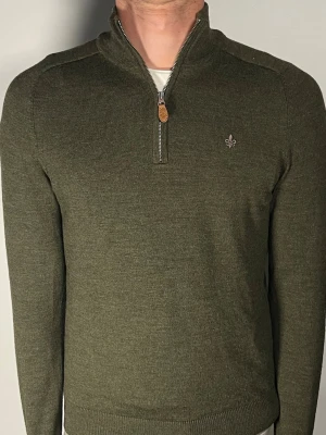 Morris halfzip merinoull - Säljer en riktigt snygg och trendig Morris halfzip i 100% merinoull och i fint skick, storlek S, vid frågor är det bara att skriva //Gramenti