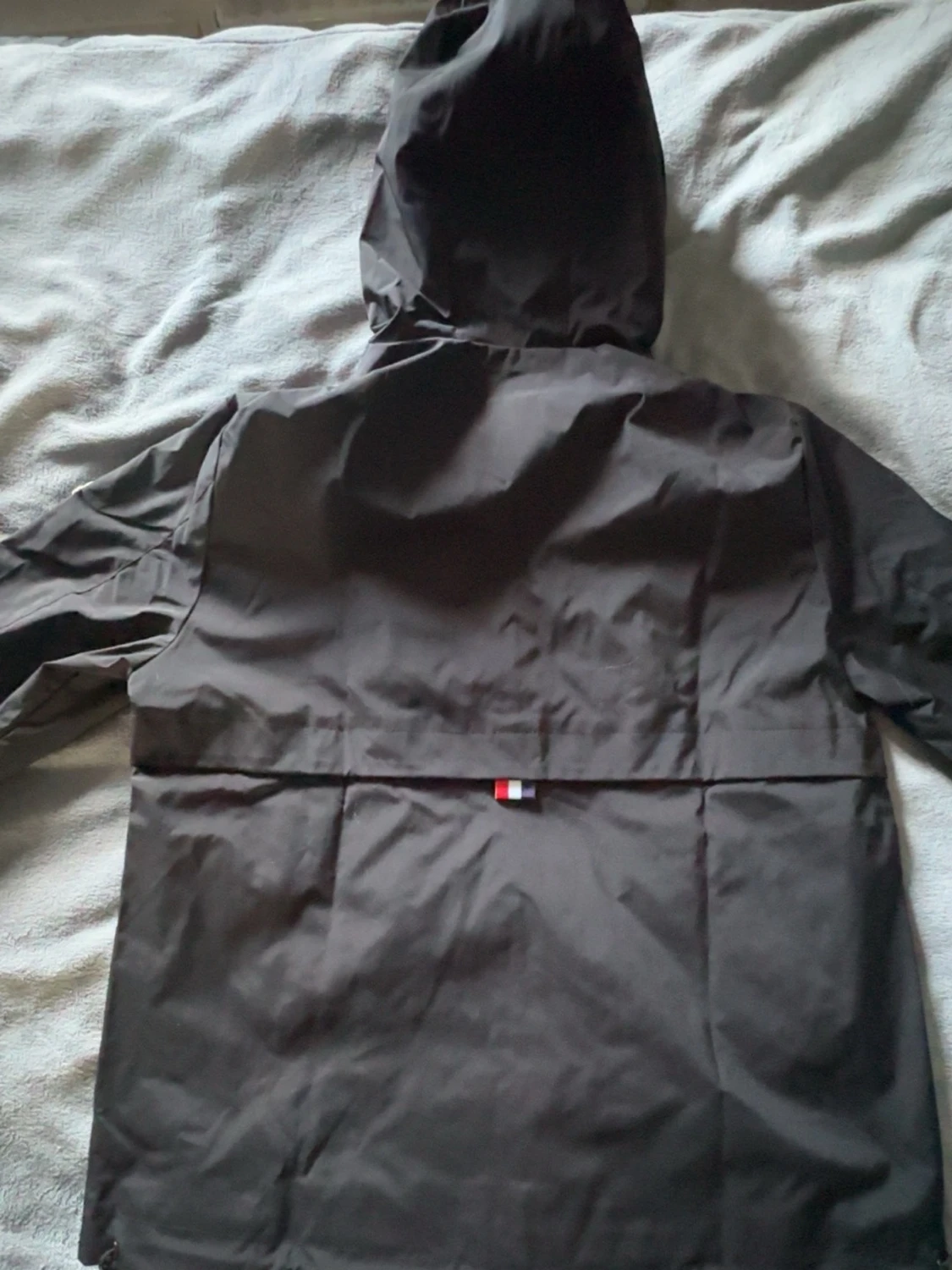 Svart Moncler vindjacka med huva - 1