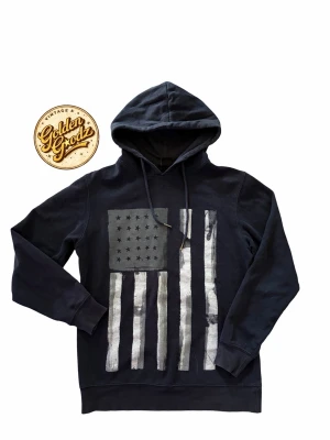 Usa Hoodie  - Rirkgit fet uss hoodie, sitter sjukt nice med otroligt snyggt tryck på bröstet 💫
