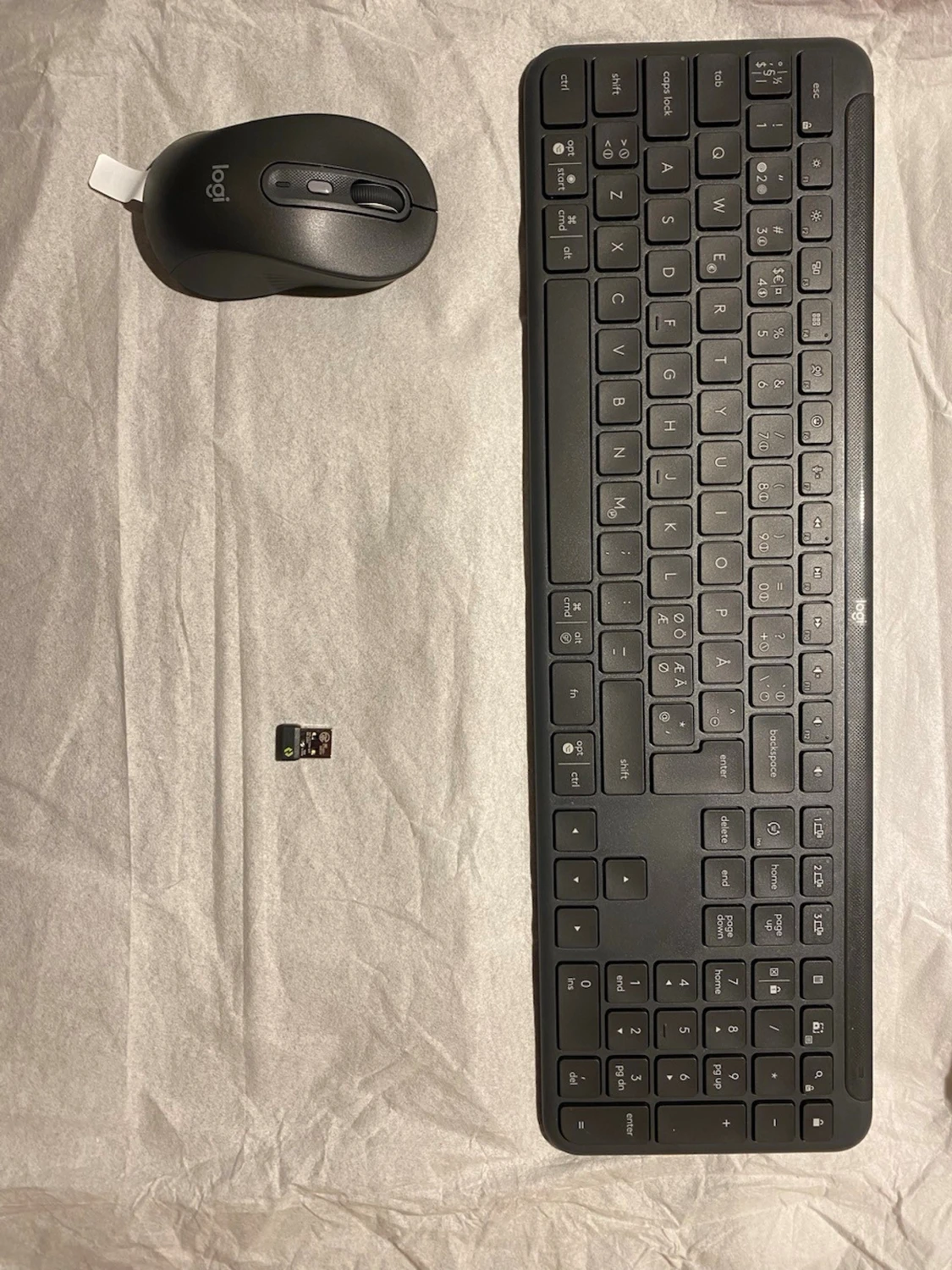 Logitech Signature Slim Combo MX950 - 1