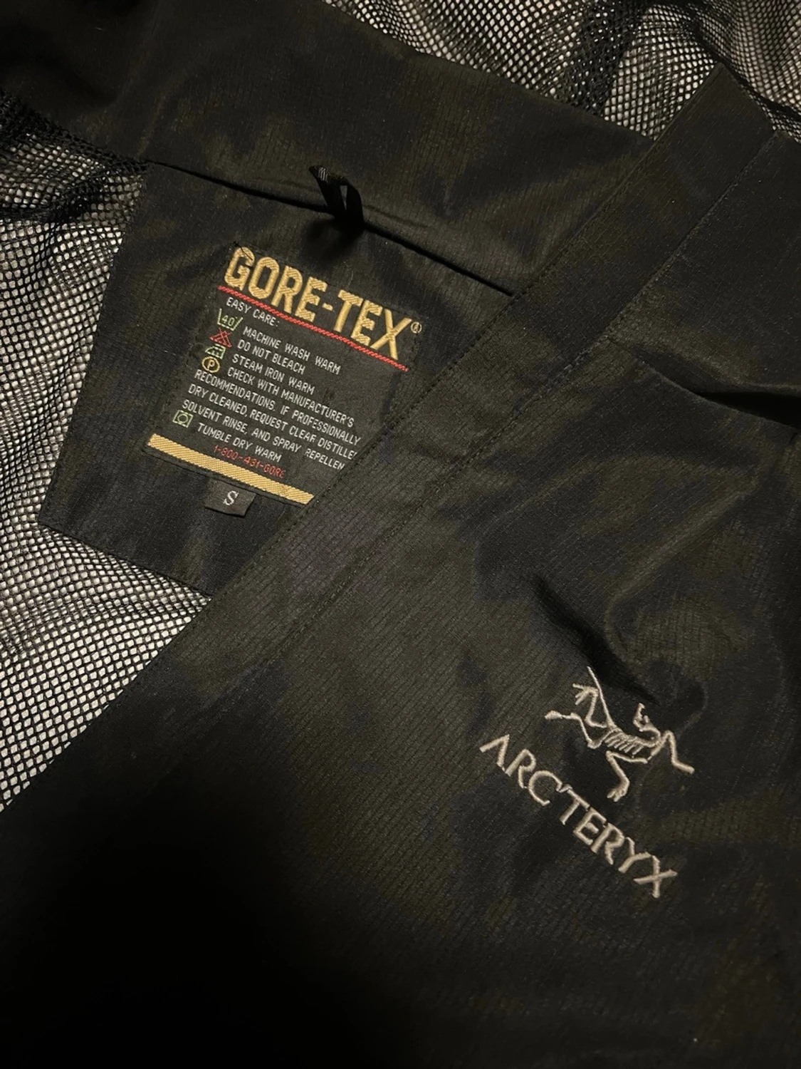Svart regnjacka från Arc'teryx - 1