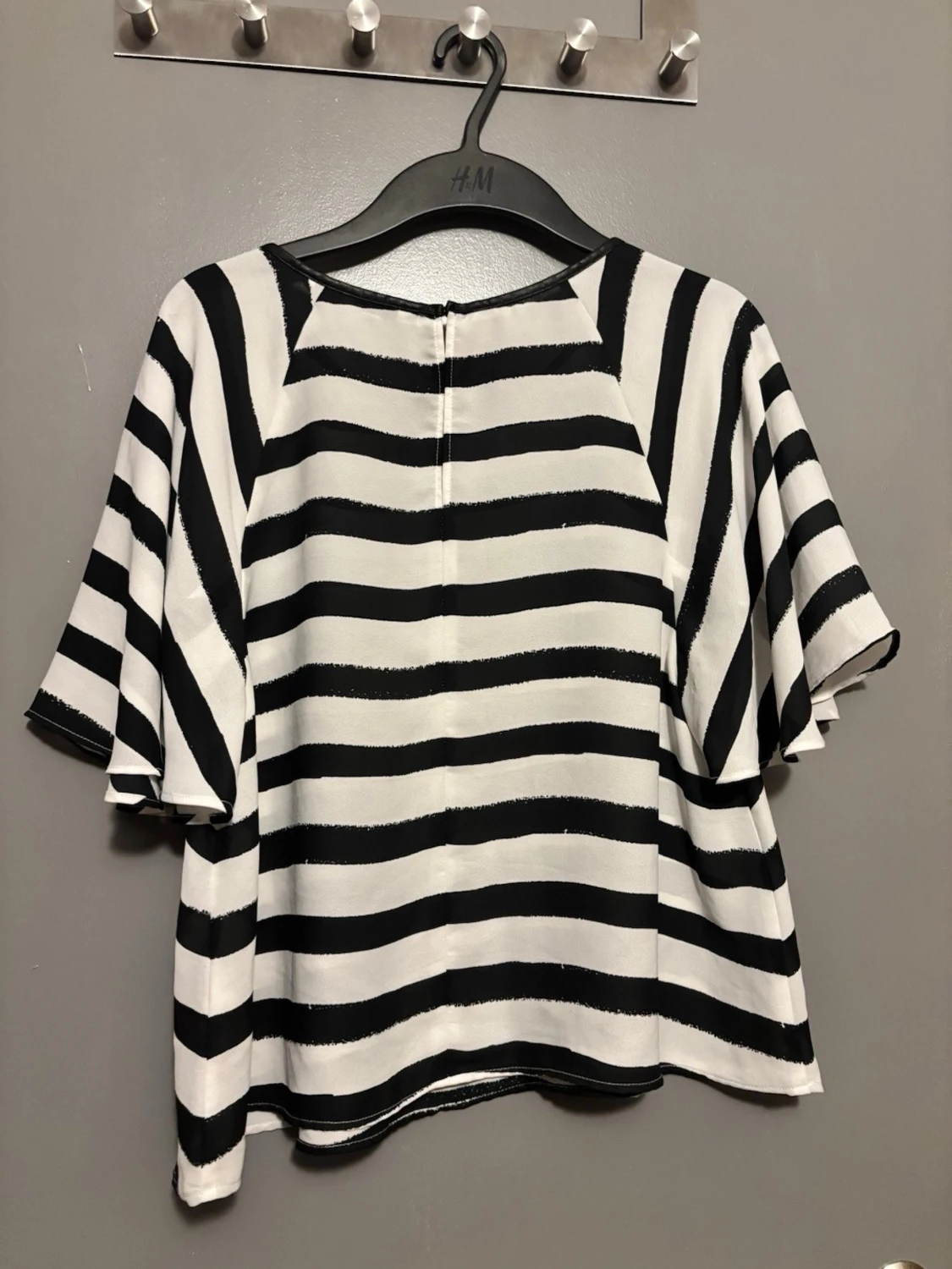 Randig svartvit blus med vida ärmar KappAhl - 3