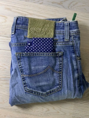 Jacob cohen slim fit jeans - Mycket fint skick | Size 33  | duk medföljer | fraktar spårbart inom 24 timmar |  för att köpa klicka ” köp nu” | vid frågor skriv ett meddelande |