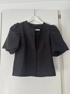Fin blus - Använt endast en gång. Nypris 399kr🤍