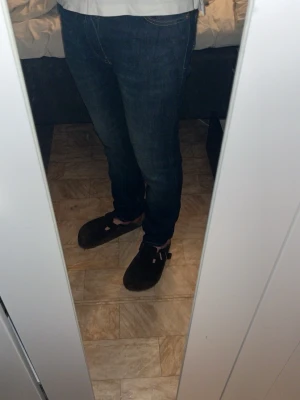 Slim jeans  - Slim jeans - Levis - Nytt skick (knappt används - Storlek: 29/32 - Modell: 511 - Mitt pris: 299kr - hör av dig vid funderingar 💫