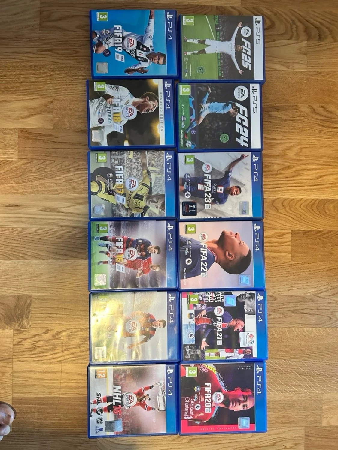 Samling av FIFA och NHL PS4/PS5 spel