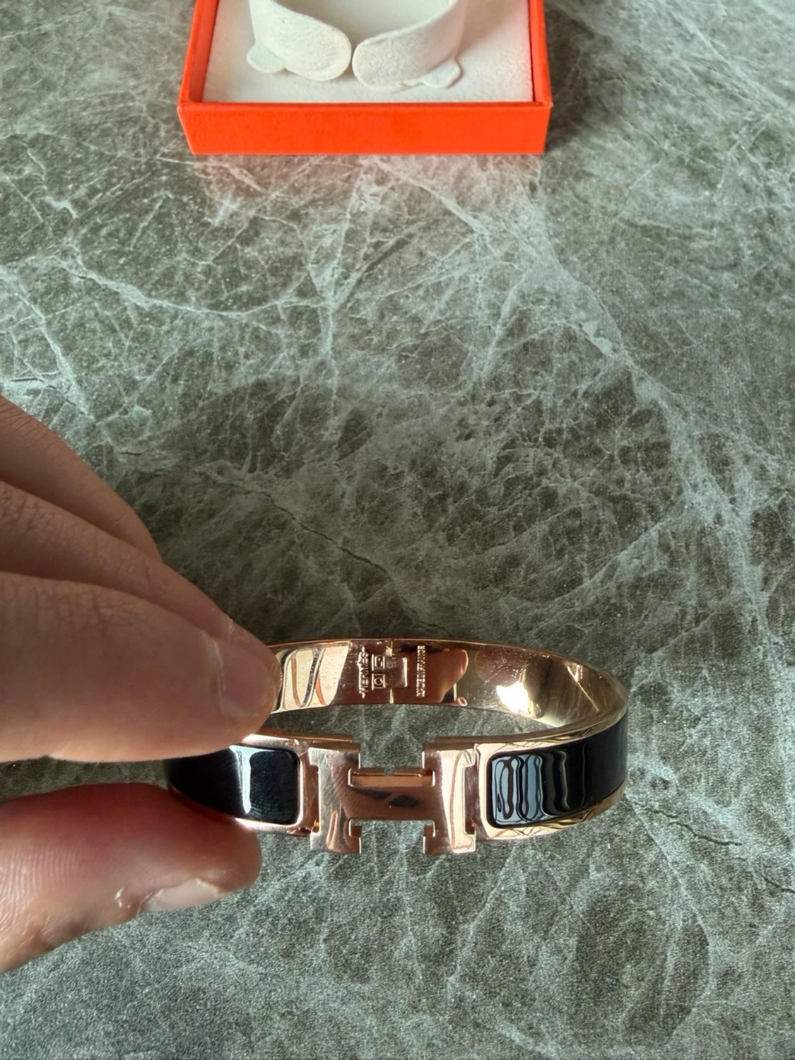 Svart och guld armband  - 5