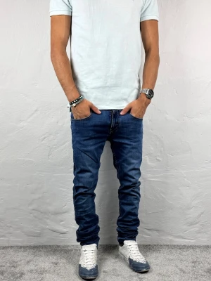 Replay jeans  - Ett par riktigt snygga jeans från Replay i storlek W28 L34 i modellen Anbbas 