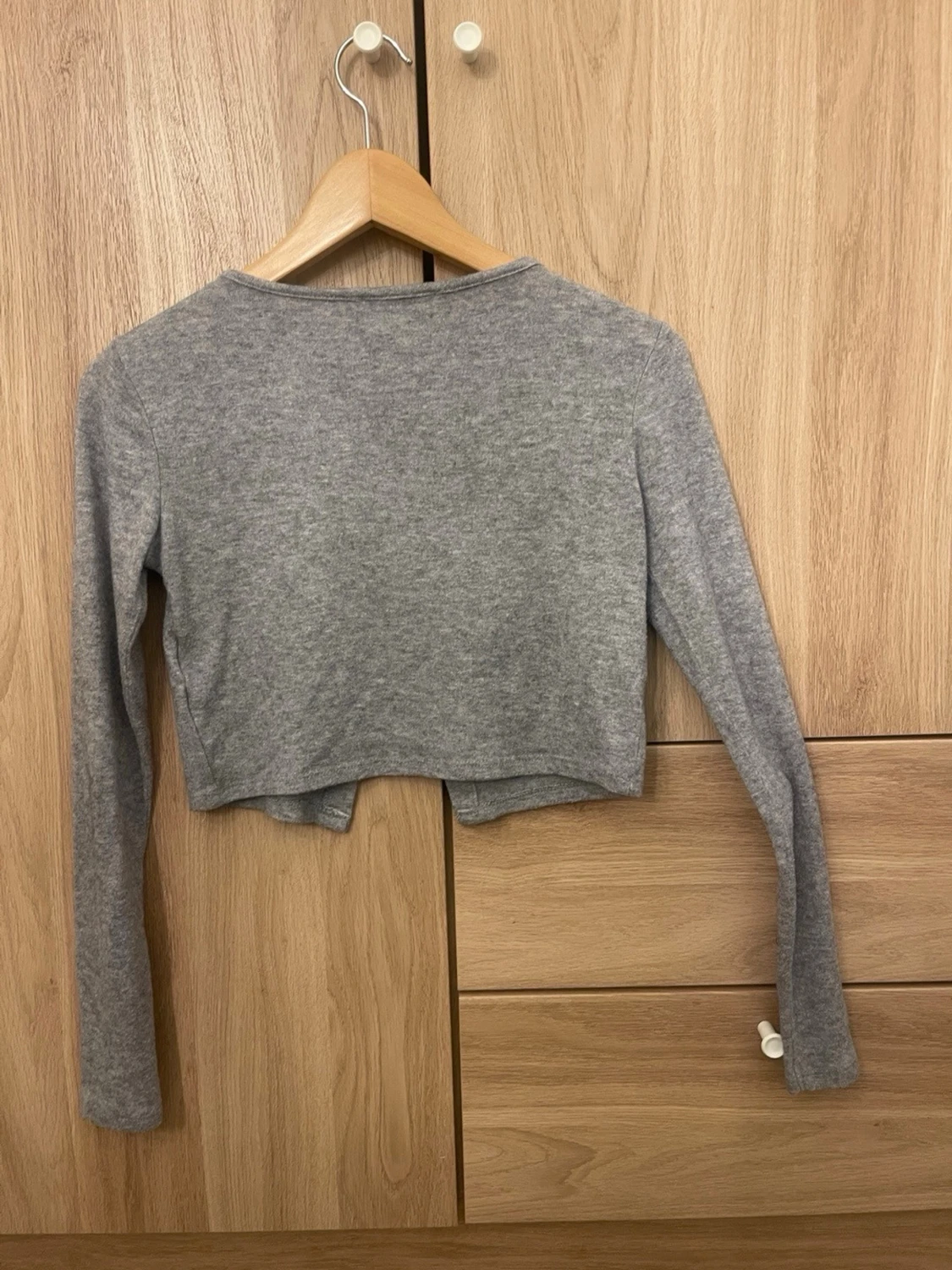 Grå cropped kofta  - 1