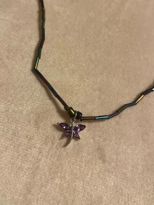 Fairygrunge halsband - NY! Fairygrunge halsband med pärlor och hänge, köpt från en small business i USA (etsy). 