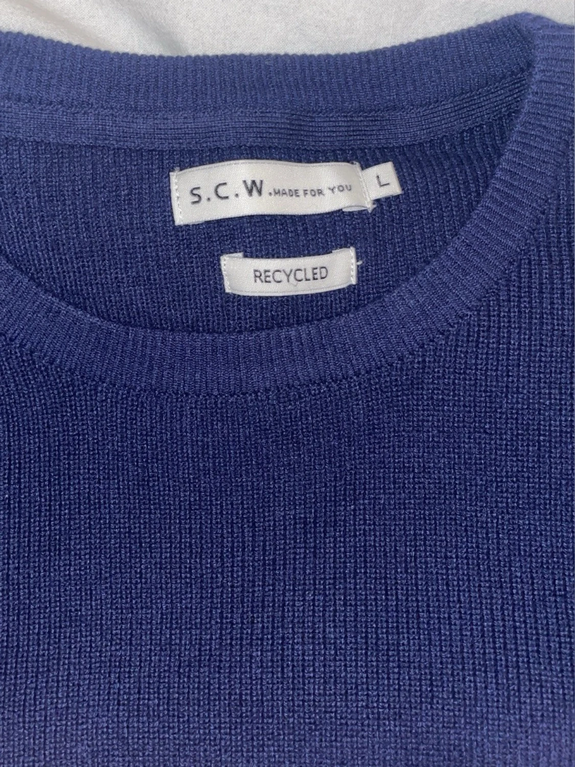 Blå stickad tröja med rund hals - 1