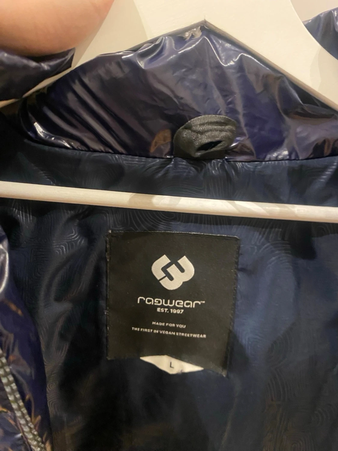 Blå pufferjacka med rosa detaljer  - 3