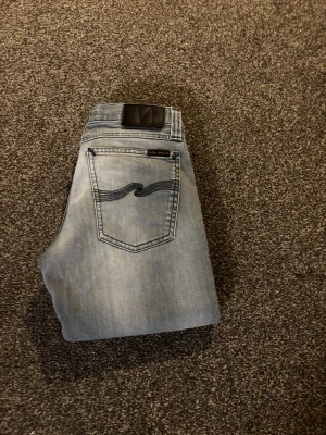 Nudie jeans - Riktigt snygga nudie jeans i gott skick, kan gå ner i pris. W27 30
