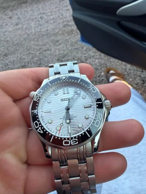 Seiko mod, seamaster 300 - Hej! Säljer nu min seiko mod, knappt använd och funkar superfint, automat och vattentålig! Priset kan diskuteras 