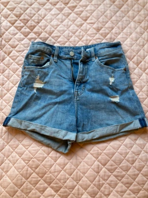 Jeans shorts  - Jeans shorts i storlek 36 från HM
