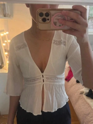 Somrig Zara blus - Superfin blus från Zara, köpt på vinted oanvänd sedan använd 1gång av mig🫶som ny
