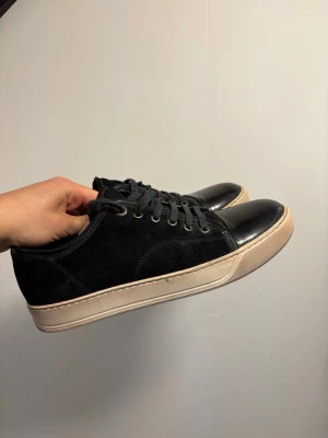 Lanvin captoes svarta DBB1 - Snygga svarta lanvins i bra skick! Storlek 7 UK ✅