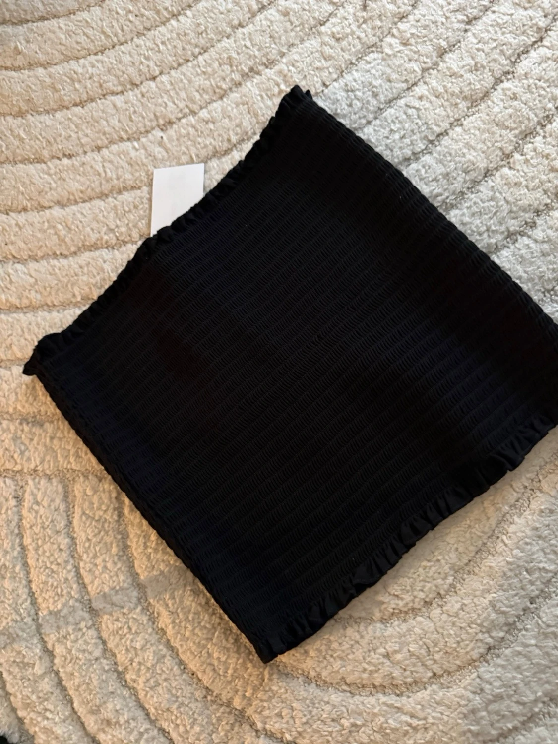 Svart smockad tubtopp - 1