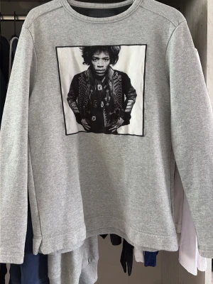 Limitato tröja xs - Säljer denna limitato sweatshirt i storlek xs. Fint skick och inga defekter. Hör av er för flera frågor eller funderingar:)