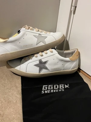 Golden Goose skor  - Helt nya aldrig använda, size 44, dessa skor är  både för män och kvinnor