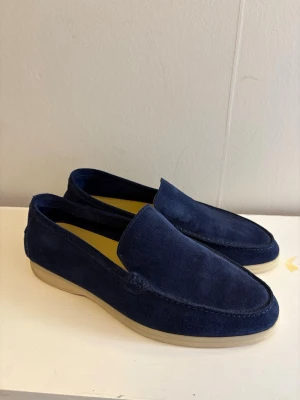 Loro piana loafers  - Snygga loro piana loafers summer wall i storlek 44 men sitter som 42-43 se bilder för skick 