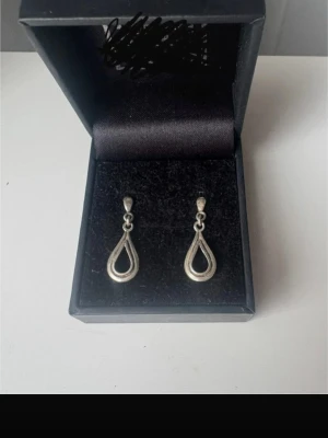 Äkta silver örhängen  - Skriv vid frågor!