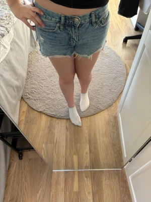 Blåa low waist shorts från lager 157 - Jätte fin shorts i xs