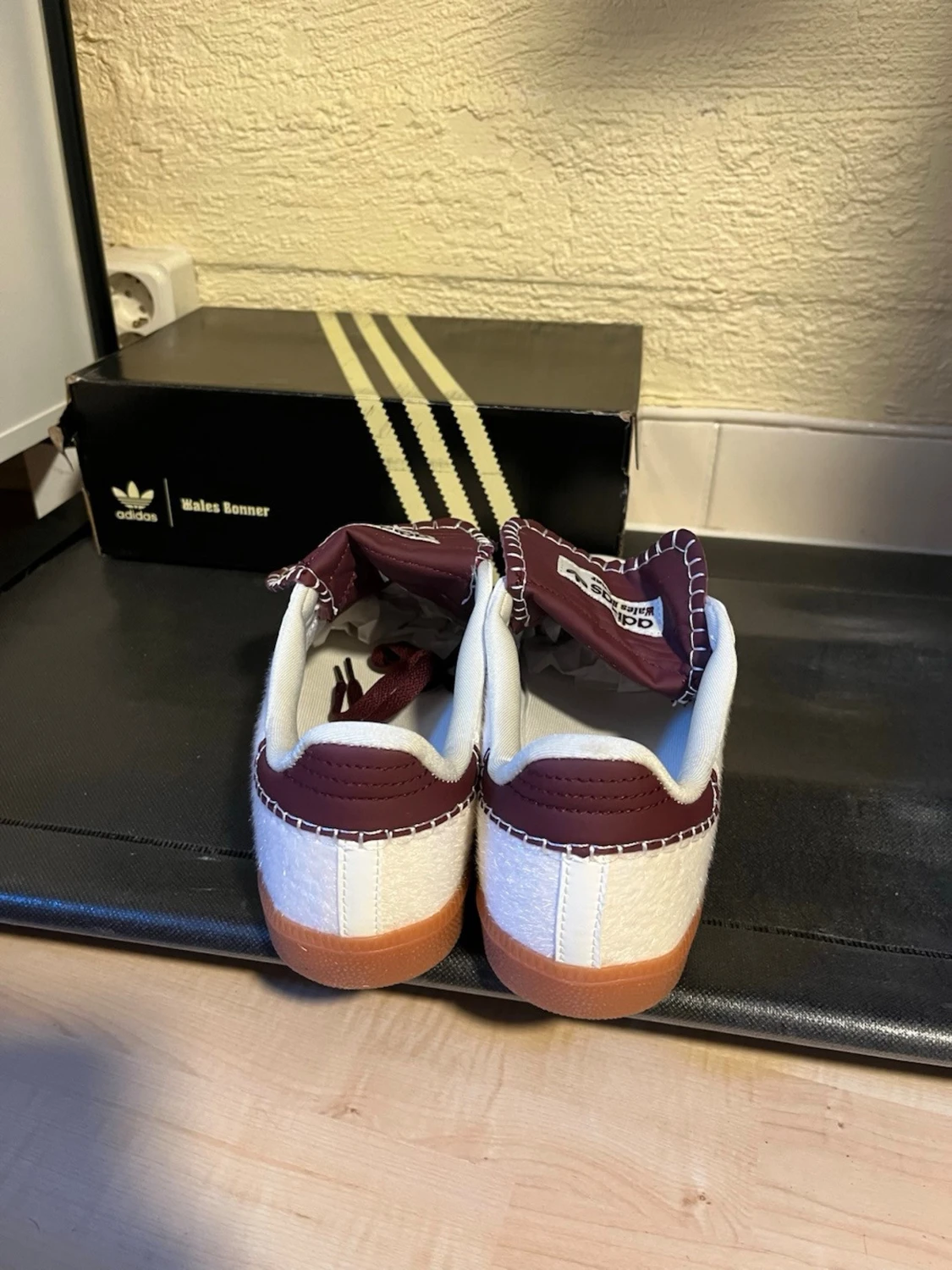 Adidas Wales Bonner Samba vinröd/vit - 1