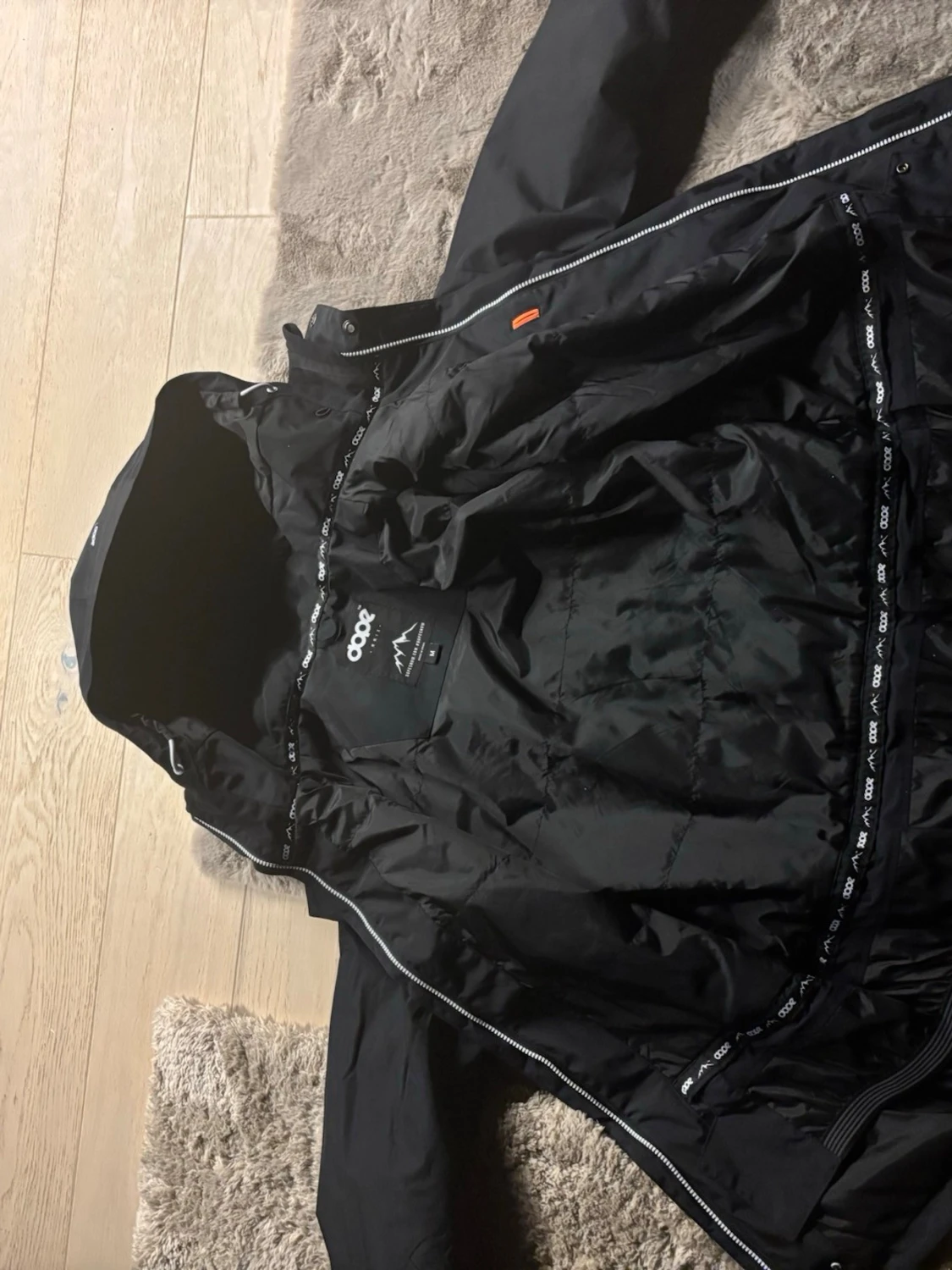 Svart jacka med huva från Dope - 3