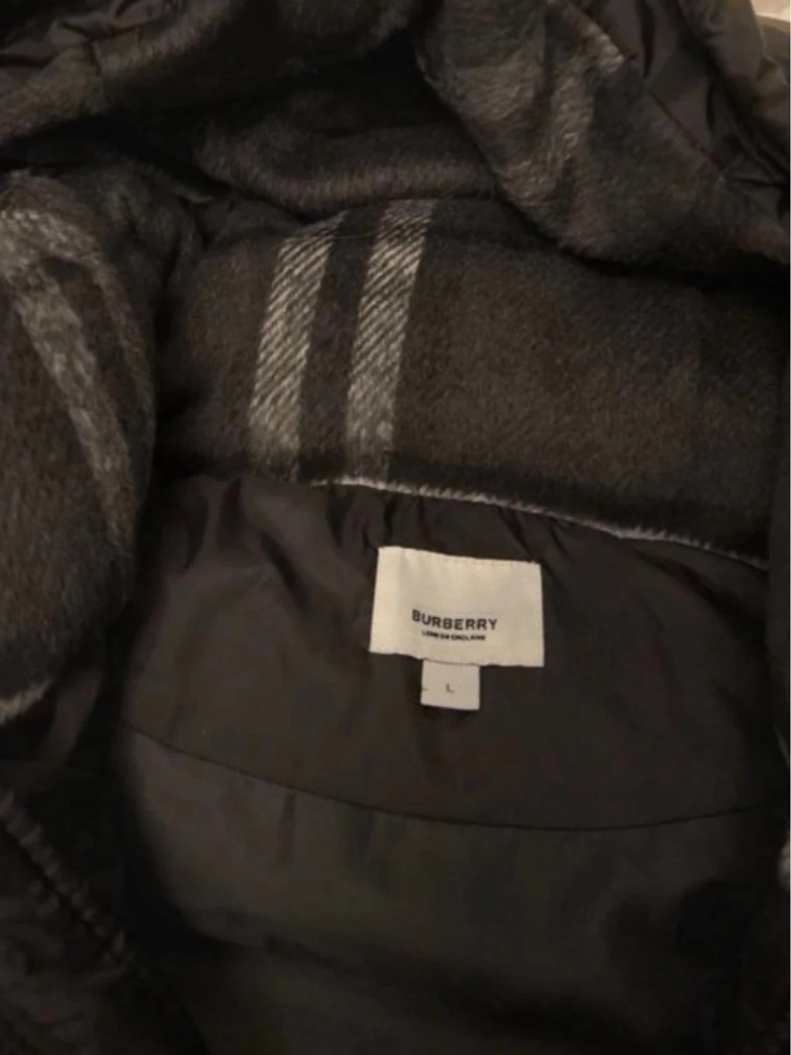 Svart pufferjacka från Burberry - 1