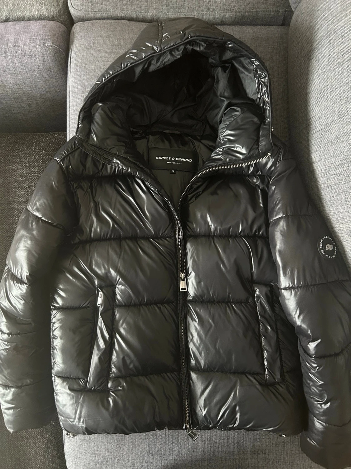 Svart pufferjacka med huva - 2