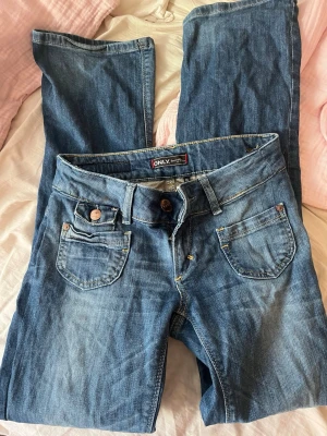 Jeans från only - Snygga Lågmidjade jeans från only
