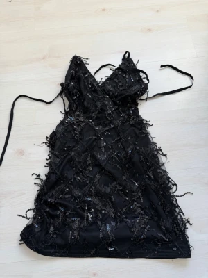 Klänning - Glittrig klänning💕