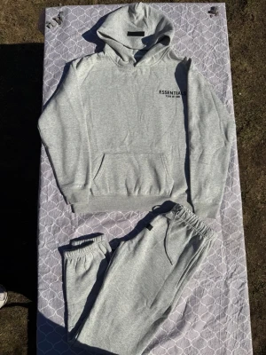 Essentials gray cuffed tracksuit - Size M, true to size. As new. Very comfortable and never worn