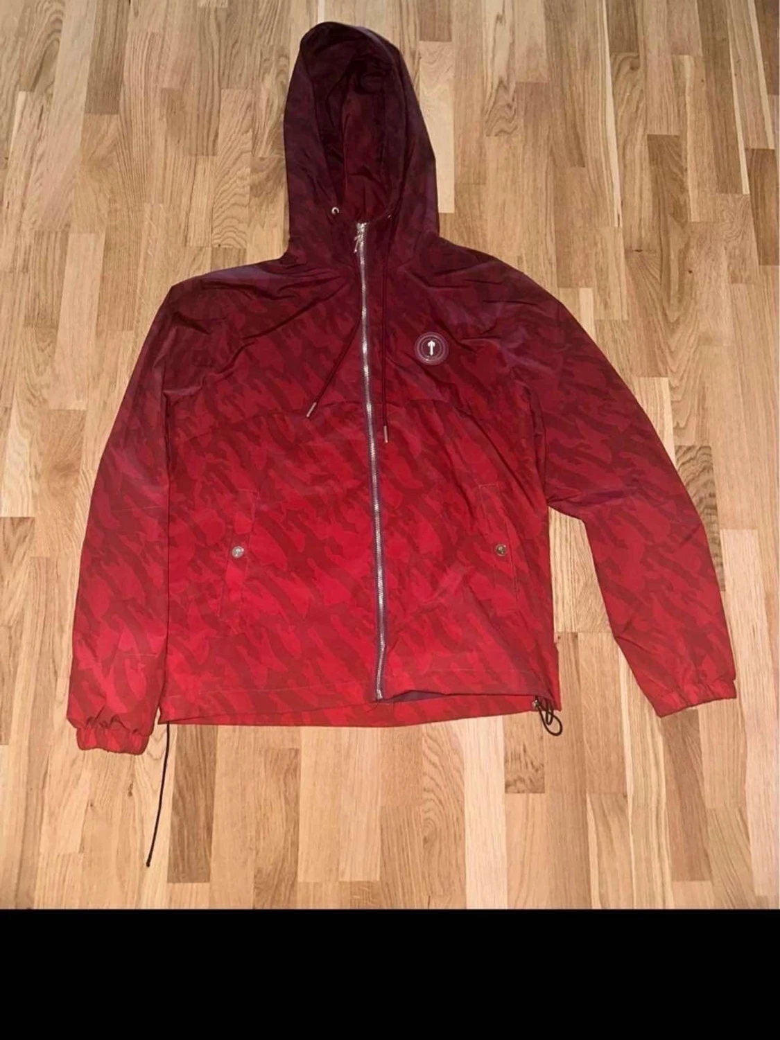 Röd camo vindjacka från Trapstar - 1