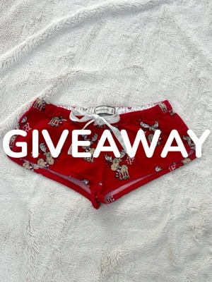 GIVEAWAY: Abercrombie & fitch vintage shorts  - För att vara med och tävla behöver du: 1. Gilla annonsen, 2: följa mig. Om du slutfört dessa 2 steg är du med i tävlingen. Vinnare dras 1 maj. Lycka till! 🐳