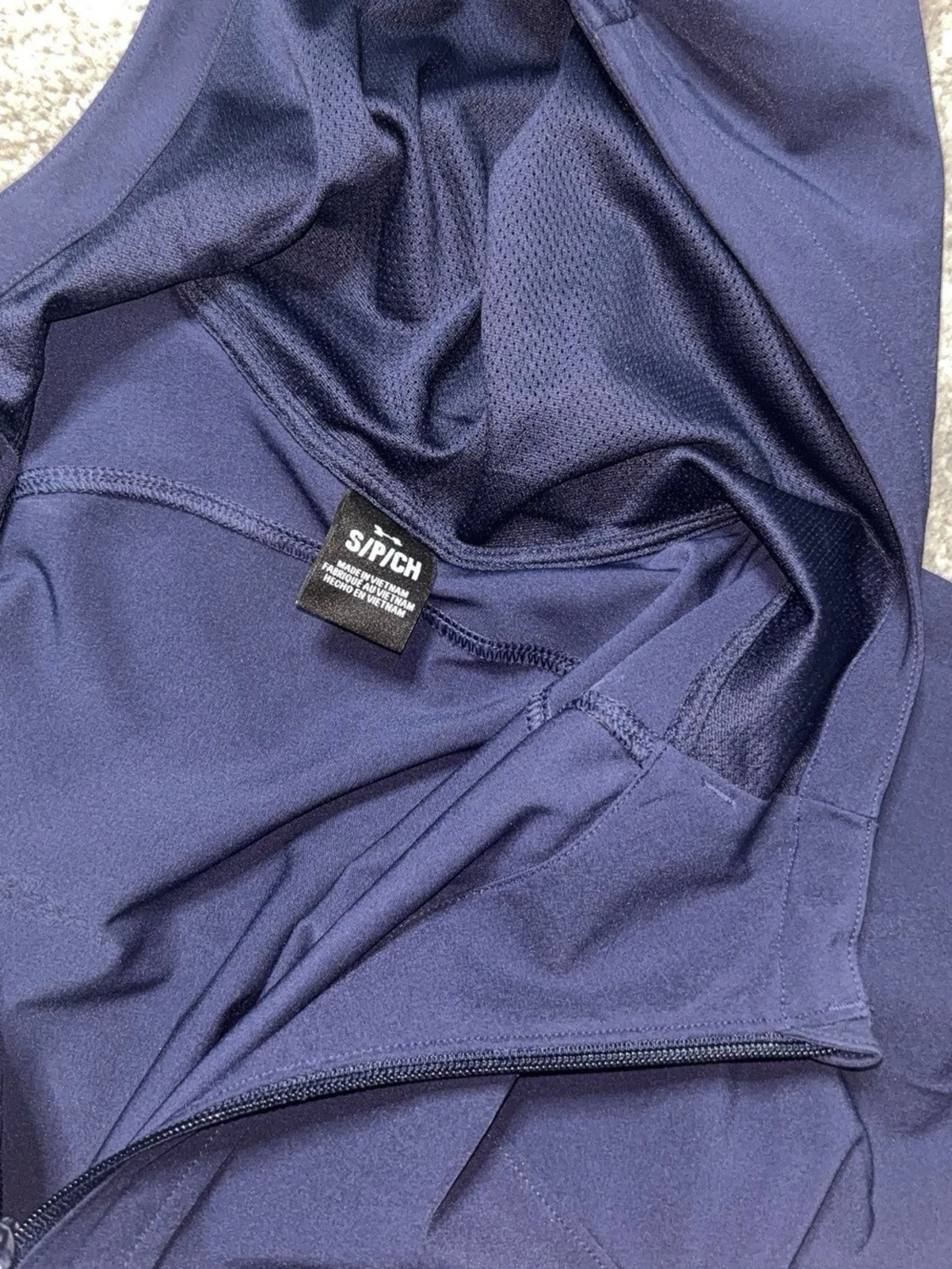 Mörkblå vindjacka från Under Armour  med huva - 3