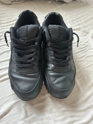 Svarta Nike Air Max 90  - Har låda men inget kvitto 