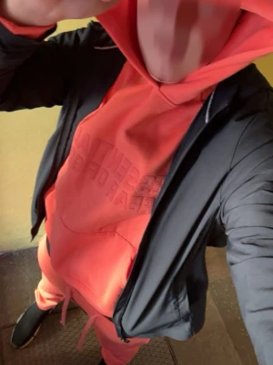 Essentials set - Snygg, sällsynd storlek M passar Lj