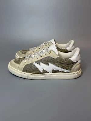 Zadig & Voltaire Skor - ‼️VI TAR EJ BYTEN‼️ Zadig & Voltaire sneakers | Skick: 9/10 | Storlek 38 EU | ingår enbart skorna vid köp! | Fraktar inom 24H efter köp på köparens bekostnad 📦💨 | Hör av dig vid minsta fråga eller fundering 💭 