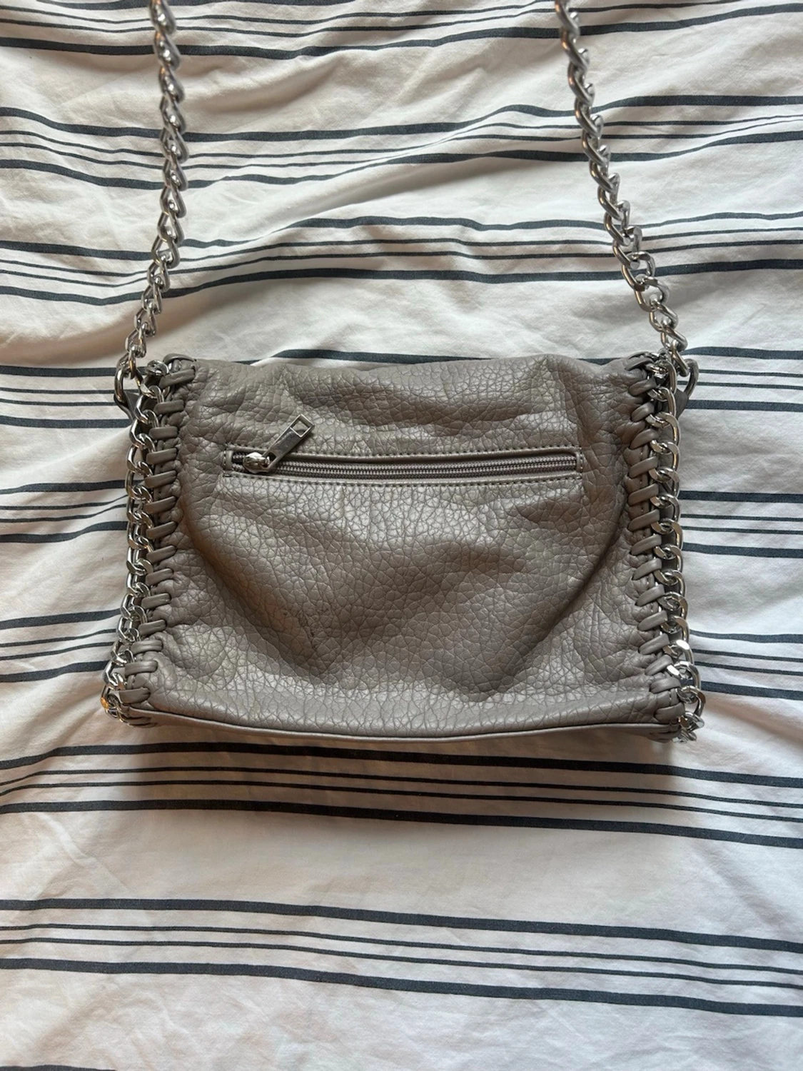 Grå axelväska från Tiamo - 1