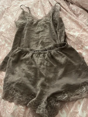 spets pyjamas set - helt nytt!🤍