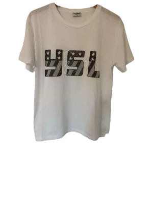 Y.S.L - säljer min ysl tröja