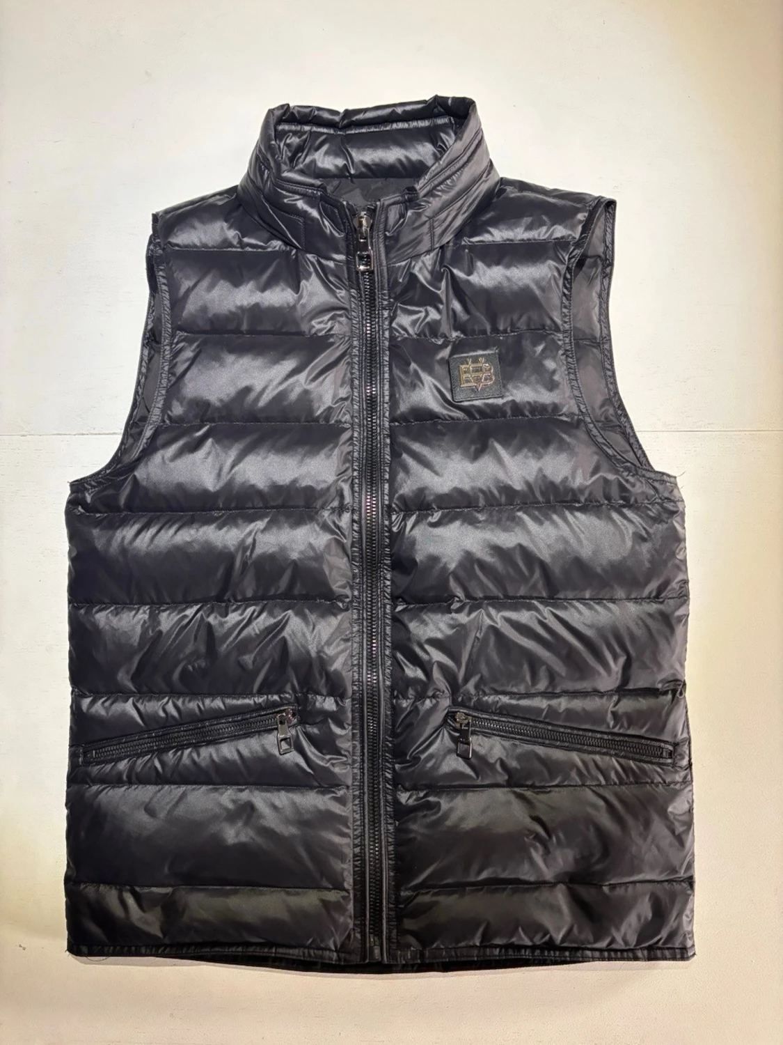 Svart dunväst med avtagbar huva - 1