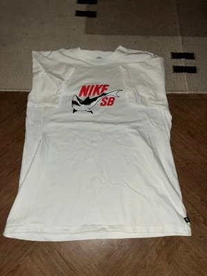 Oski nike sb tee - I won this shirt from a contest two years ago, I’ve never worn this shirt I don’t like the print and it’s to big for me 