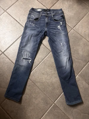 Replay Jeans - Tja, säljer nu mina replay jeans, bra skick. W28 L32