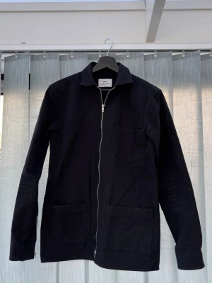 Ciszere Overshirt - Säljer denna feta overshirt från Ciszere | Färg svart ◼️Storlek S men passar lite större (längd 72cm) | Hör av dig vid frågor 😇