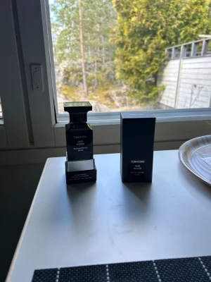 Tom Ford Oud Wood 50ml - Oud Wood is one of the most wanted colonges of all time it has masculine scent and is perfect for yourself or your loved one it’s used only once 